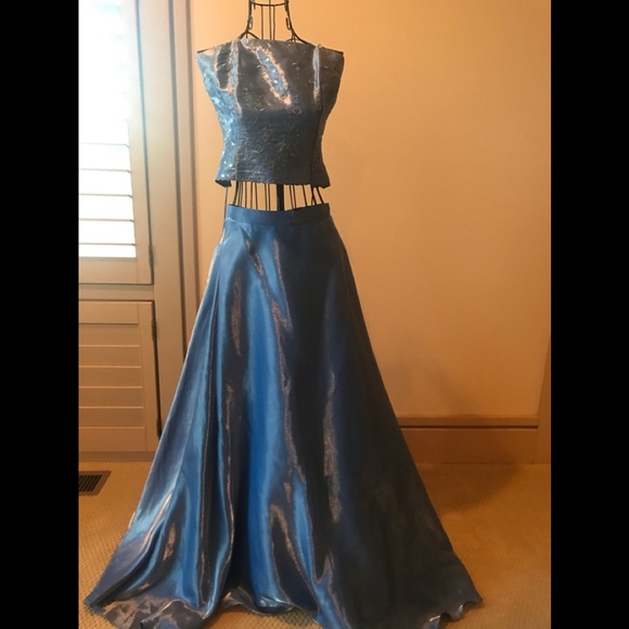 Roberta crop top and skirt - Picture 1 of 6